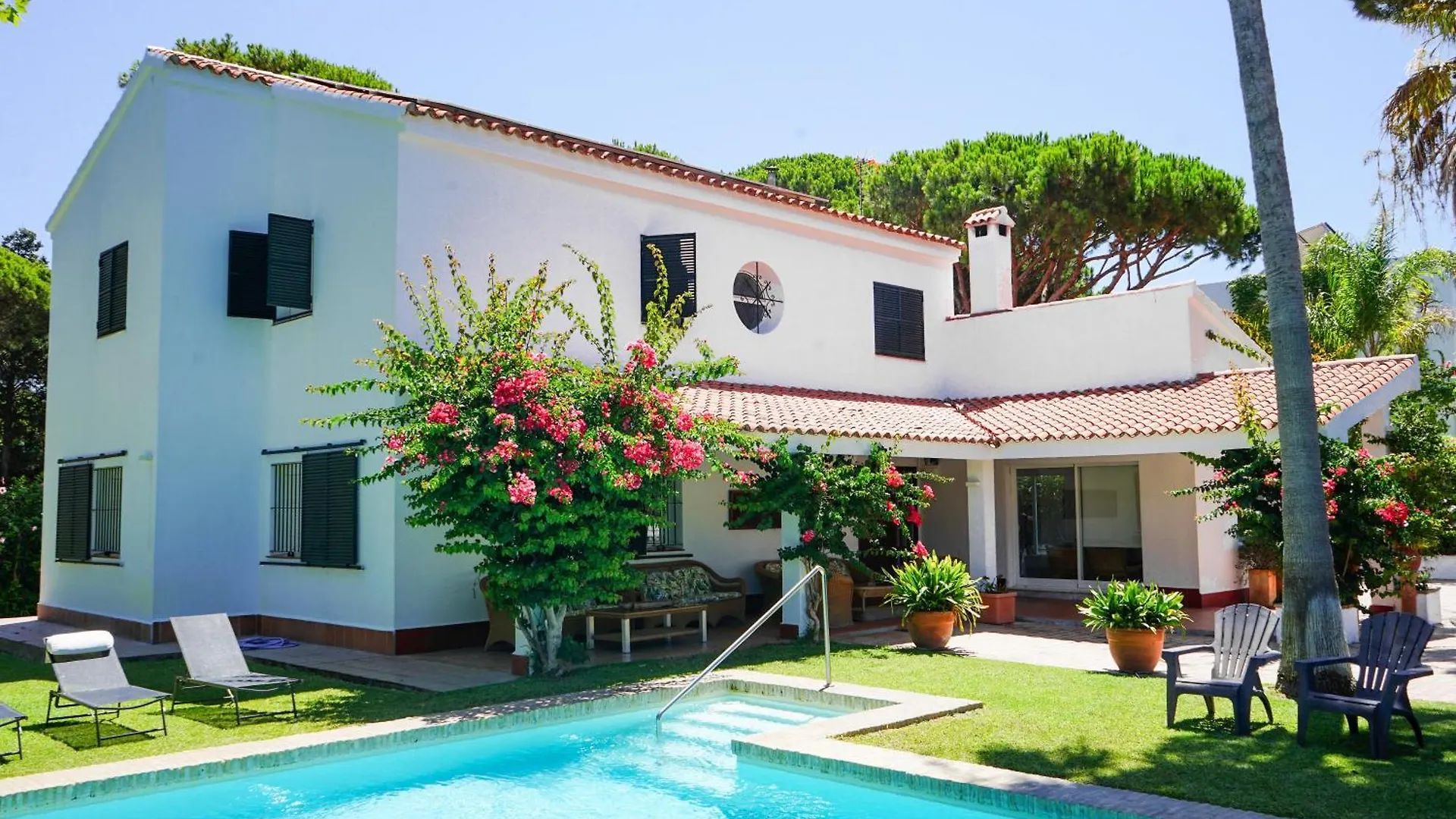 Villa America Urbanizacion Roche 0*,  Spain