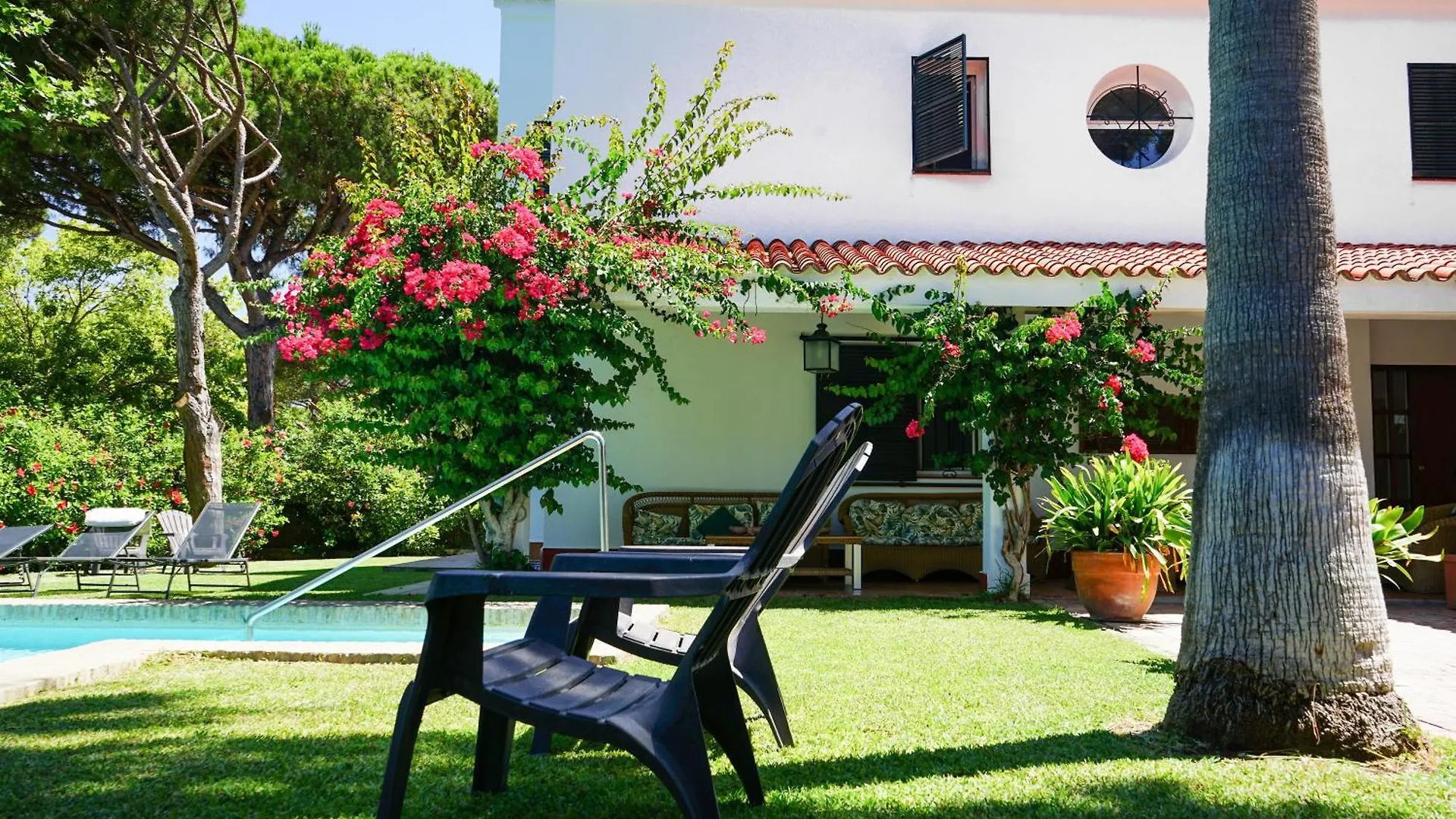 Villa America Urbanizacion Roche 0*,