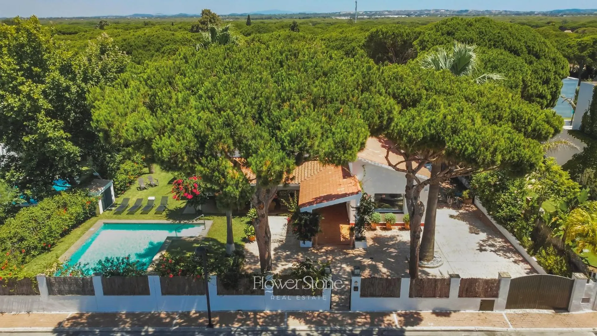 Villa America Urbanizacion Roche Spain